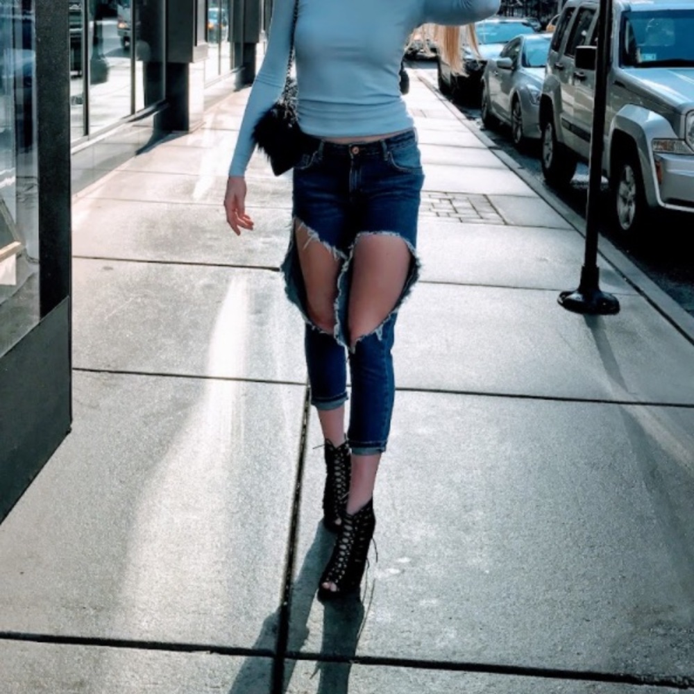 Distressed boyfriend jeans